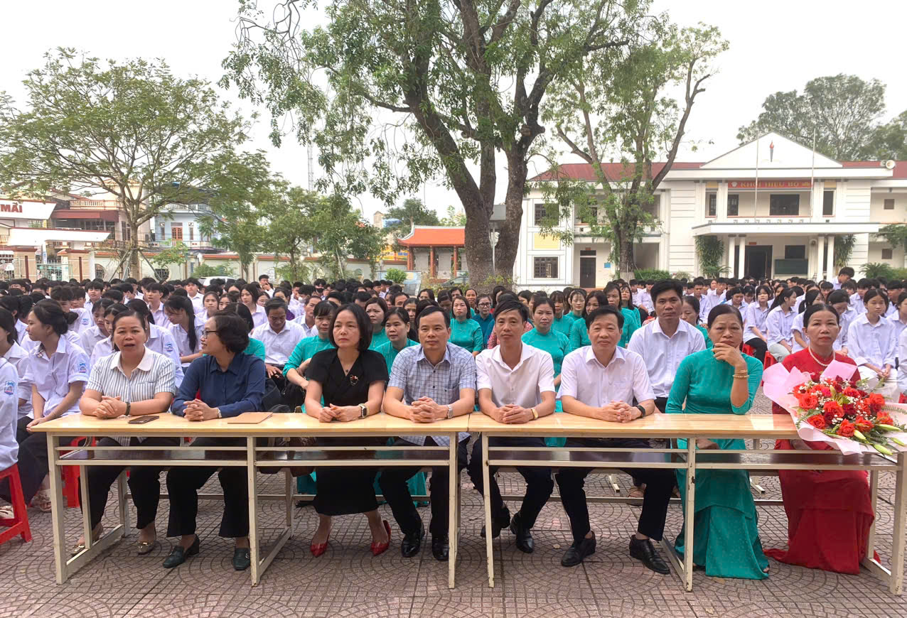 TRƯỜNG THPT NAM DUYÊN HÀ TỔ CHỨC TRUYỀN THÔNG CHĂM SÓC SỨC KHỎE SINH SẢN VỊ THÀNH NIÊN