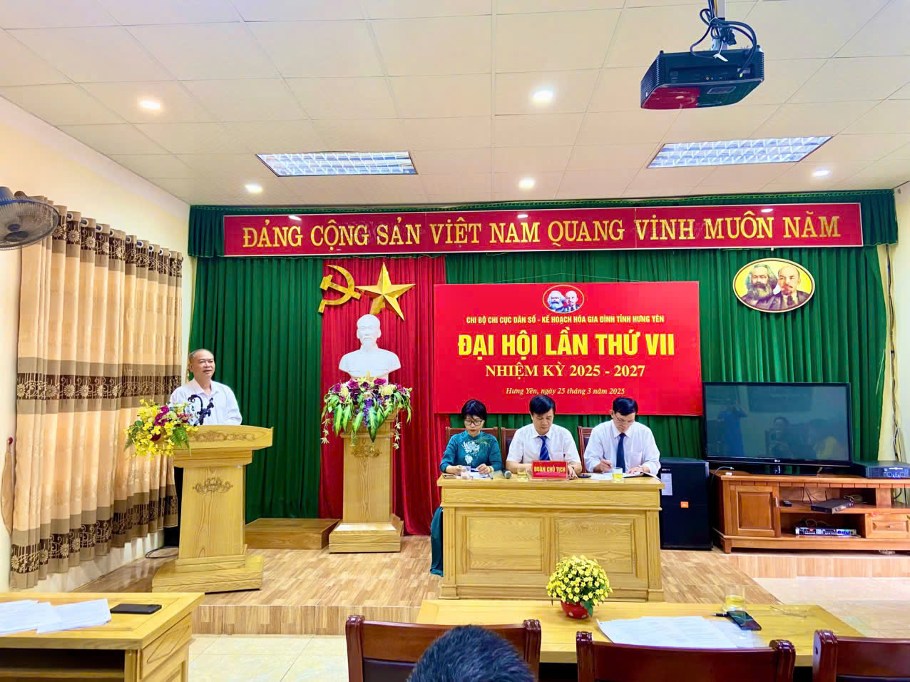 Sáng ngày 25/3/2025, Chi cục Dân số - KHHGĐ tổ chức thành công Đại hội Chi bộ Chi cục Dân số - KHHGĐ nhiệm kỳ 2025-2027 .