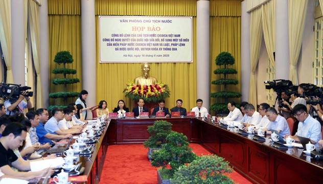 Công bố Lệnh của Chủ tịch nước về Nghị quyết sửa đổi, bổ sung một số điều của Hiến pháp